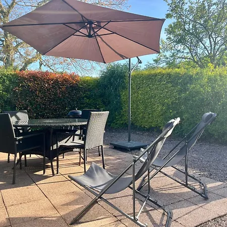 Casa de Férias La Maisonnette D'hermival à 2 Min De Lisieux - Jardin - Pkg - Wifi Hermival-les-Vaux